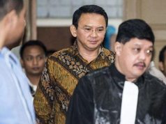 Fenomena Standar Ganda dalam Mengkroscek Informasi