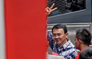 Ahok Ditahan, Ini Kejanggalan Vonis Penistaan Agama