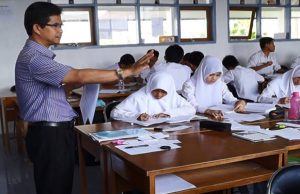 Kemendikbud Ubah Waktu Kerja Guru Jadi 40 jam Dalam Seminggu