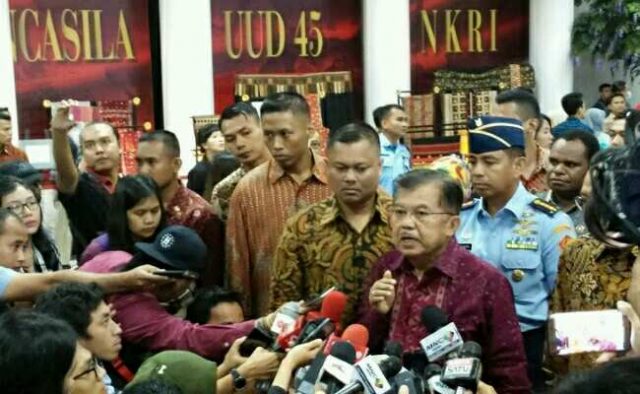0_respons-isu-reshuffle-jk-tanya-presiden-jokowi-HcC5sir9Ay_crop_650x400