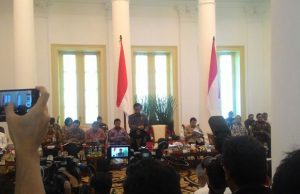 Kumpulkan Menteri Ekonomi di Istana, Jokowi Bahas Catatan World Bank