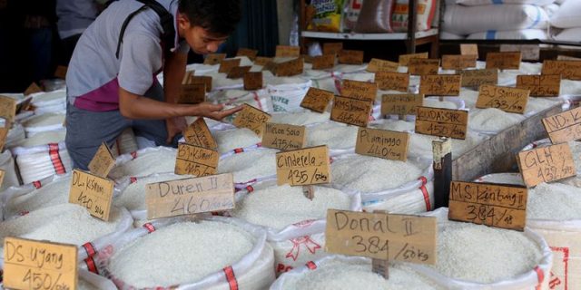 154547220170726-033930-6531-pasar.induk-.beras-.cipinang-.perdagangan-.beras-.pemerintah-