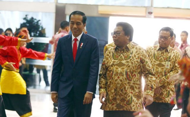 berpidato-dalam-acara-Sarasehan-DPD-RI-di-Nusantara-IV