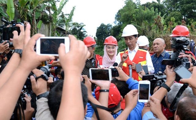Presiden-Instruksikan-Pembangunan-Sarana-Transportasi-Atasi-Kemacetan-Bogor-Sukabumi-04