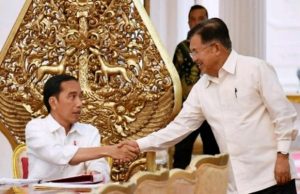 Survei SMRC: Jokowi, JK, dan Mahfud MD Dapat Penilaian Tertinggi di Kalangan Elite