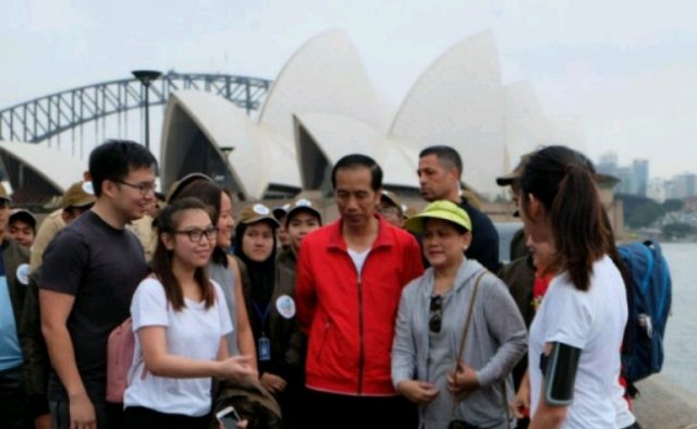 Jokowi “Ngevlog” di Pinggir Sydney Opera House