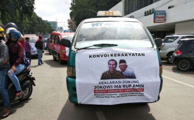 5ba0d9ec3ab50-deklarasi-1000-supir-angkot-di-medan-mendukung-jokowi-di-pilpres-2019_665_374