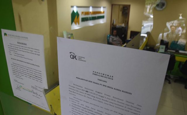 ojk-cabut-ijin-usaha-bpr-mega-karsa-mandiri