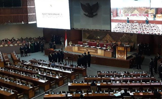 Lagi,-Paripurna-DPR-Lantik-PAW-Dari-Fraksi-Hanura