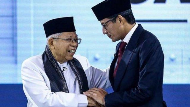 maruf-amin-berjabat-tangan-dengan-calon-wakil-presiden-nomor-urut-02-sandiaga-uno
