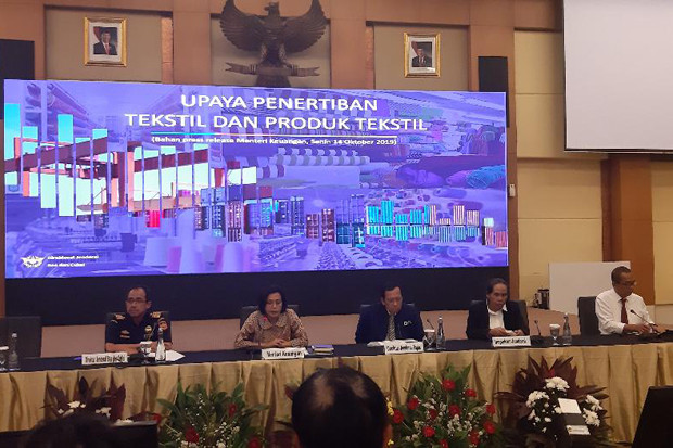 neraca-dagang-diramal-balik-defisit-sri-mulyani-salahkan-kondisi-global-DnT