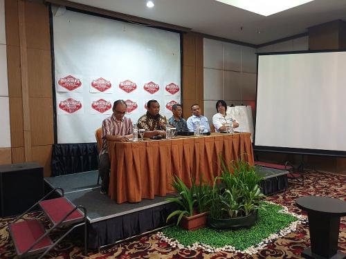 relawan-jokowi-turun-ke-jalan-gelar-syukuran-pelantikan-presiden-QI41GvvBLQ