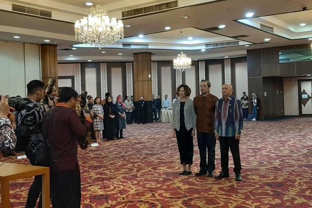 teten-masduki-lantik-leonard-theosabrata-jadi-direktur-utama-smesco-3sz