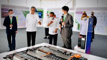 presiden-joko-widodo-secara-resmi-memulai-tahapan-pembangunan-industri-baterai-listrik-terintegrasi-pada-rabu-8-juni-2022-di-k-1_169