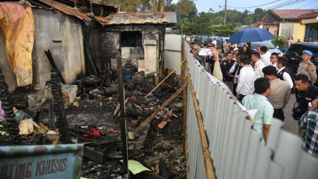 _1207_Polisi-Temukan-CCTV--2-Pelaku-Datang-Pakai-Sebo-dan-Selimut