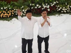 Kritik Prabowo-Gibran, Greenpeace Bentangkan Spanduk di Bundaran HI