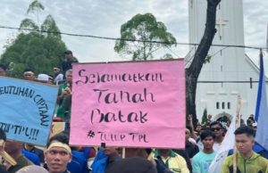 Tuntut Toba Pulp Lestari Ditutup, Aksi Demo : Selamatkan Tanah Batak!