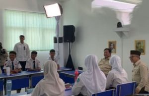 Prabowo Luncurkan Panel Interaktif (IFP) untuk 173.000 Sekolah di RI
