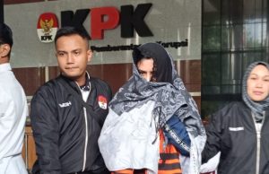 Cara Licik Fadia Arafiq Korupsi