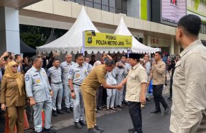 Prabowo Jenguk Korban Kecelakaan Kereta Bekasi Timur di RSUD Kota Bekasi