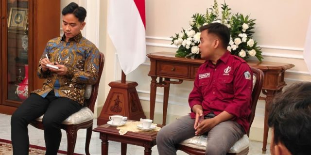 914750_12242017062026_gibran_mahasiswa