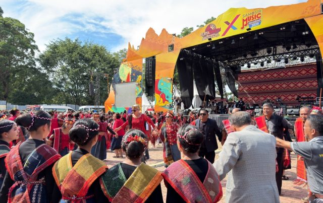 20260707-234509_smi-2026-sukses-digelar-buktikan-danau-toba-jadi-ruang-kolaborasi-budaya-kelas-dunia