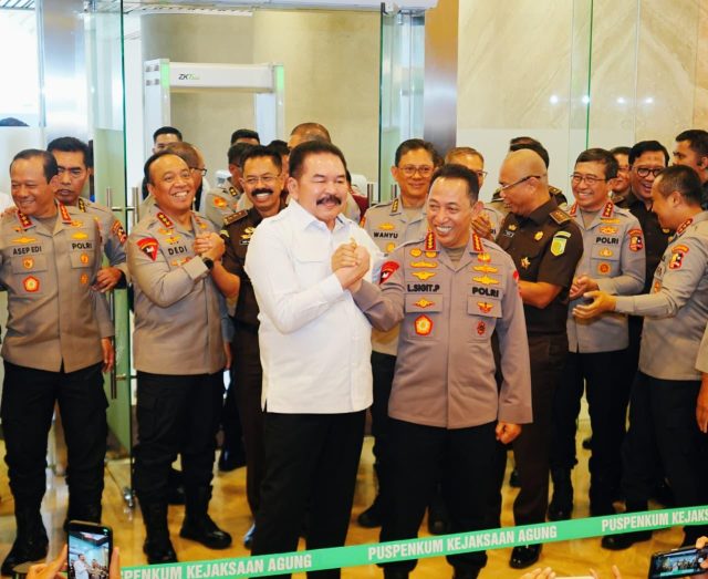 kapolri_jenderal_listyo_sigit_bersama_jaksa_agung_st_burhanuddin-dEh1_large
